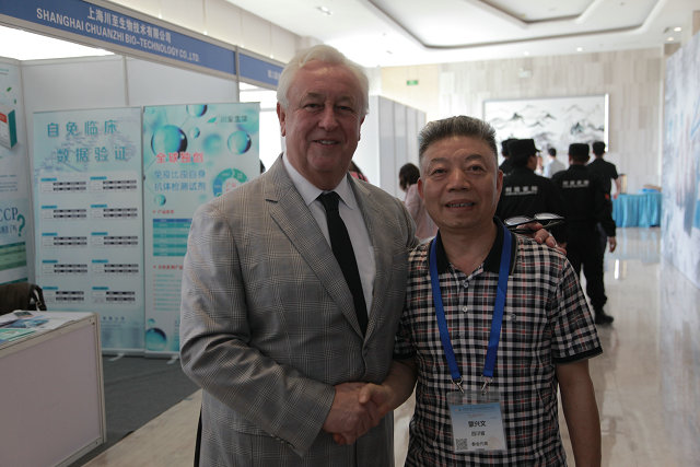 蒙兴文主任与世卫组织肌肉骨骼老化公共卫生方面合作中心Jean-Yves Reginster教授探讨交流.JPG